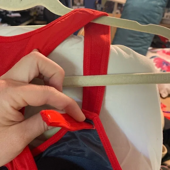 NWOT Red Racerback adjustable wireless Sports Bra - Picture 4 of 13